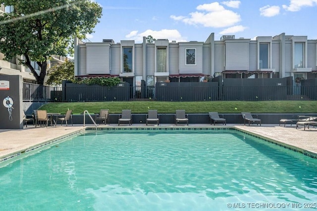 450 W 7th St Unit 1101, Tulsa, OK 74119 - community pool featuring a patio area