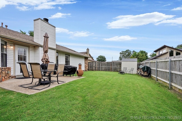 4407 W Lansing Pl, Broken Arrow, OK 74012 - view of yard with a patio area