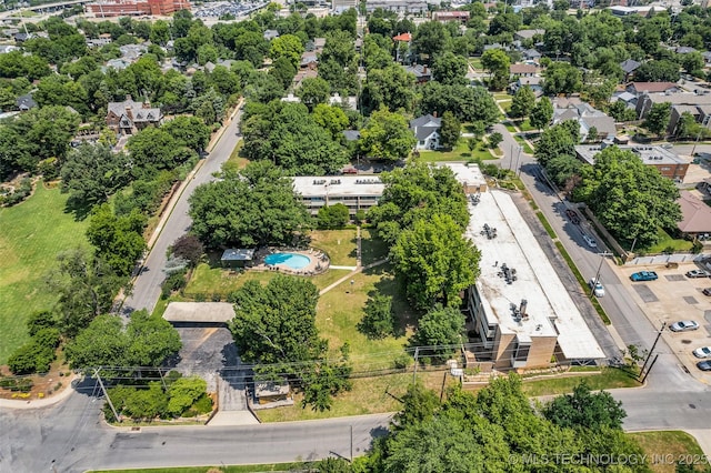611 W 15th St Unit F1, Tulsa, OK 74127 - bird's eye view of a pool area