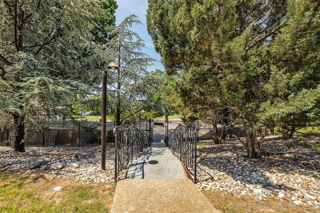 611 W 15th St Unit F1, Tulsa, OK 74127 - view of home's community