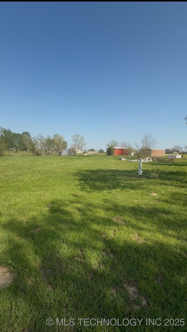 9406 S 161st Ave W, Sapulpa, OK 74066 - view of grassy yard
