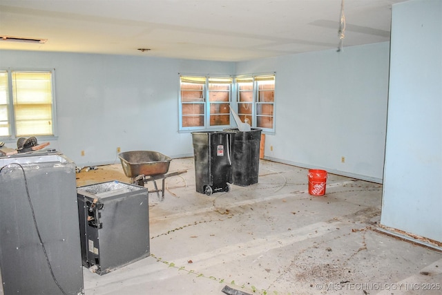 1108 E E Blf, Hugo, OK 74743 - view of living area