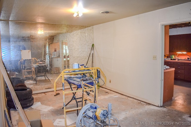 1108 E E Blf, Hugo, OK 74743 - view of below grade area