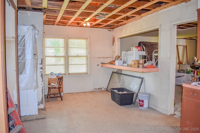 1108 E E Blf, Hugo, OK 74743 - below grade area featuring washing machine and dryer