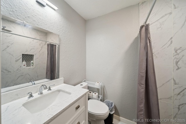 11033 E 66th St, Tulsa, OK 74133 - full bath with toilet, curtained shower, vanity, a textured wall, and baseboards
