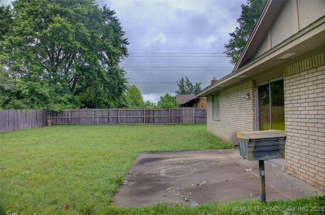 4004 S Hickory Ave, Broken Arrow, OK 74011 - view of yard featuring a patio
