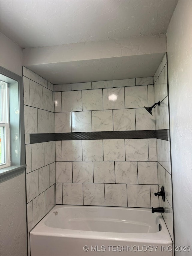 7235 Sunshine Rd, Davis, OK 73030 - bathroom with washtub / shower combination