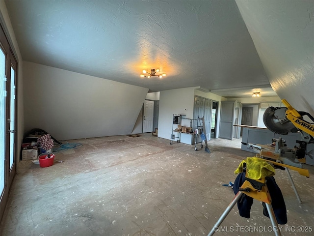 7235 Sunshine Rd, Davis, OK 73030 - living room with a textured ceiling