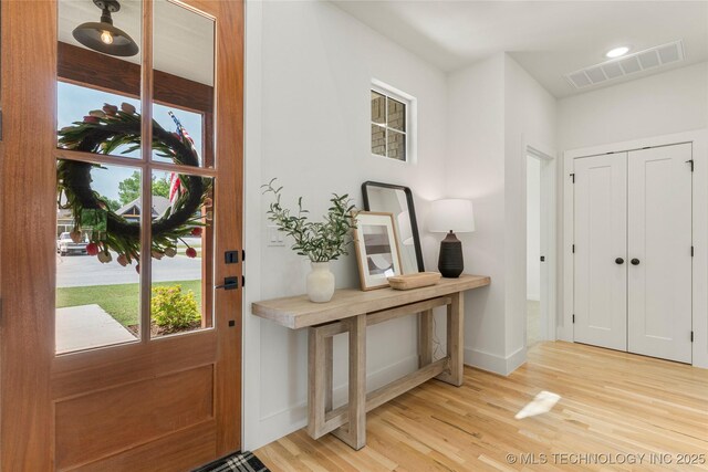 10215 E 121st Pl S, Bixby, OK 74008 - foyer featuring light wood-style floors, baseboards, and recessed lighting