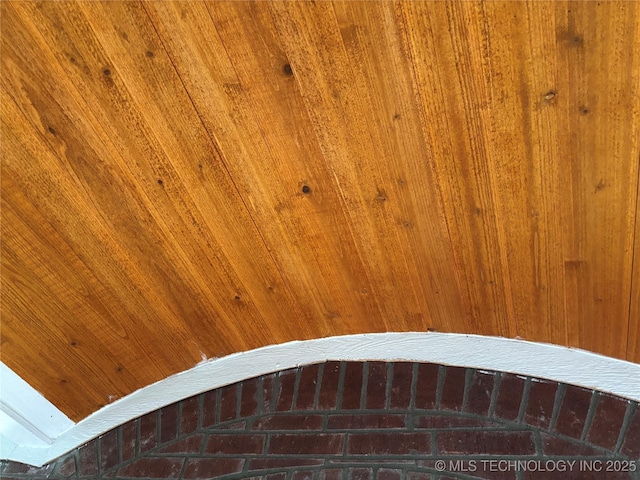 914 3rd Ave NE, Ardmore, OK 73401 - detailed view of a skylight