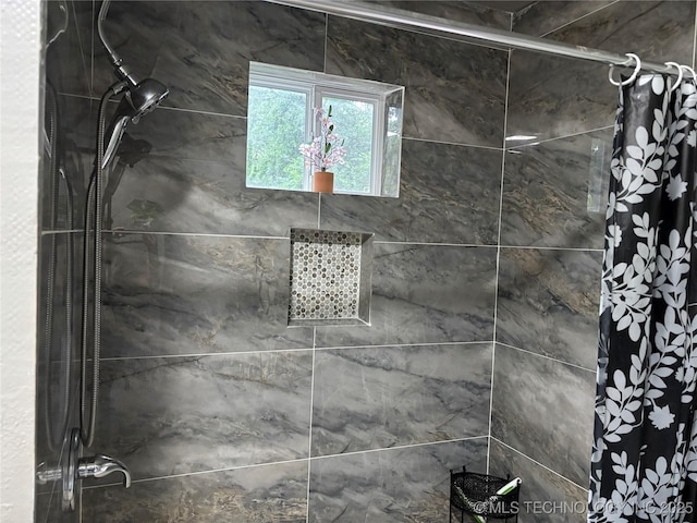 914 3rd Ave NE, Ardmore, OK 73401 - full bath with a tile shower