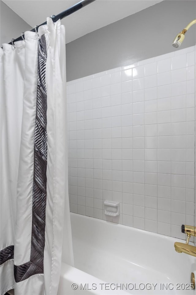 11937 S 18th St, Jenks, OK 74037 - full bathroom featuring shower / tub combo with curtain