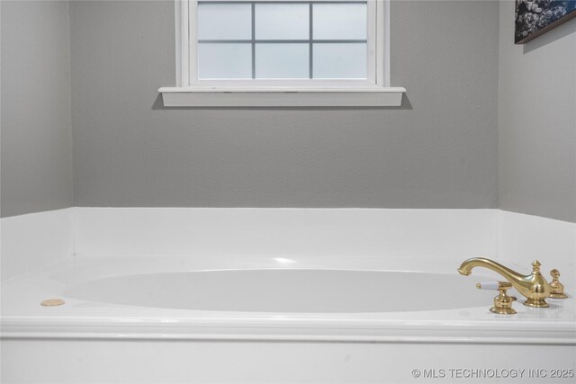 11937 S 18th St, Jenks, OK 74037 - full bath with a garden tub