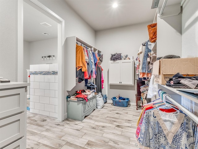 23814 E 91st St S, Broken Arrow, OK 74014 - walk in closet featuring light wood finished floors
