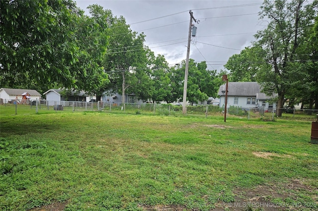 737 W Doolin Ave, Blackwell, OK 74631 - view of yard