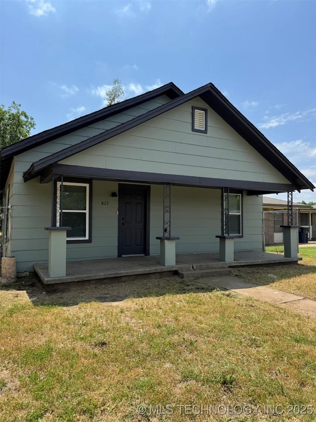 823 W 9th St, Shawnee, OK 74801 - photo 1