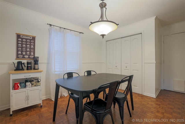 4524 E 45th St, Tulsa, OK 74135 - dining room with ornamental molding