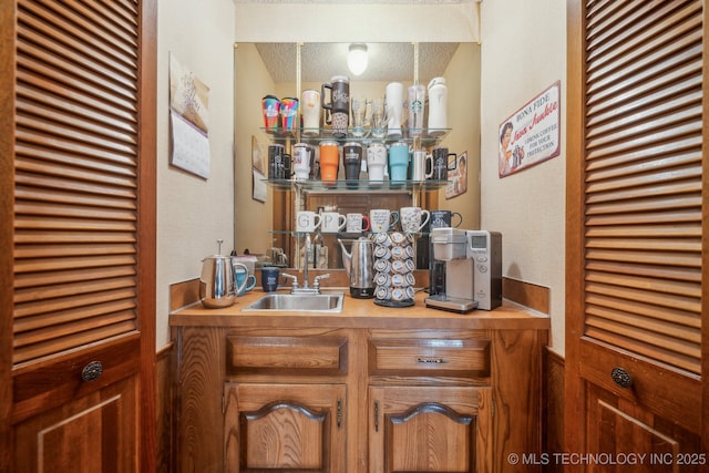 2630 W Boston Pl, Broken Arrow, OK 74012 - view of indoor wet bar