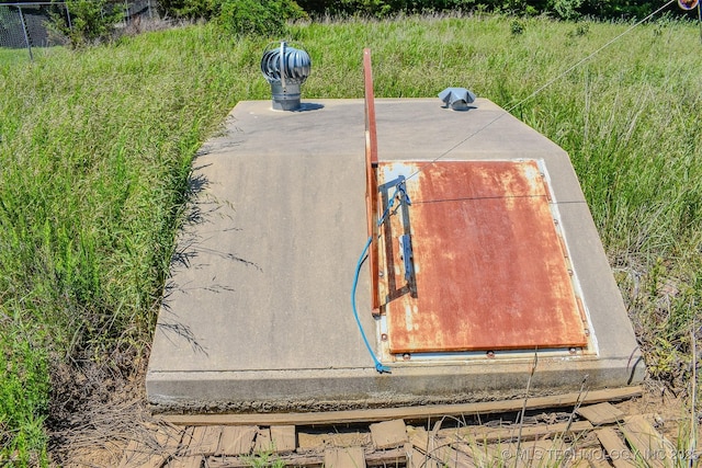 919 N 4210th Rd, Hugo, OK 74743 - entry to storm shelter