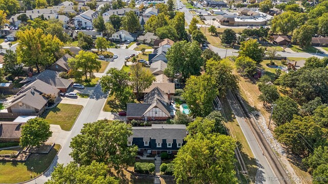 6506 E 99th St, Tulsa, OK 74133 - aerial view of property and surrounding area featuring nearby suburban area