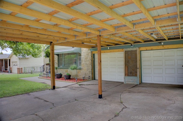 806 S New Haven Ave, Tulsa, OK 74112 - garage with concrete driveway
