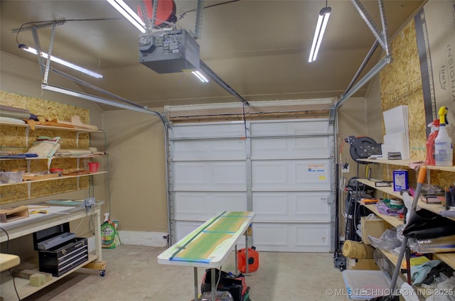 806 S New Haven Ave, Tulsa, OK 74112 - garage with a garage door opener