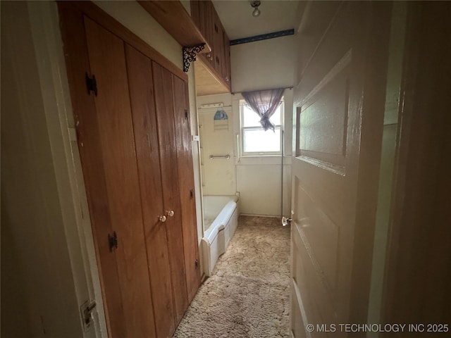 1524 W Maple St W, Durant, OK 74701 - full bath with a tub