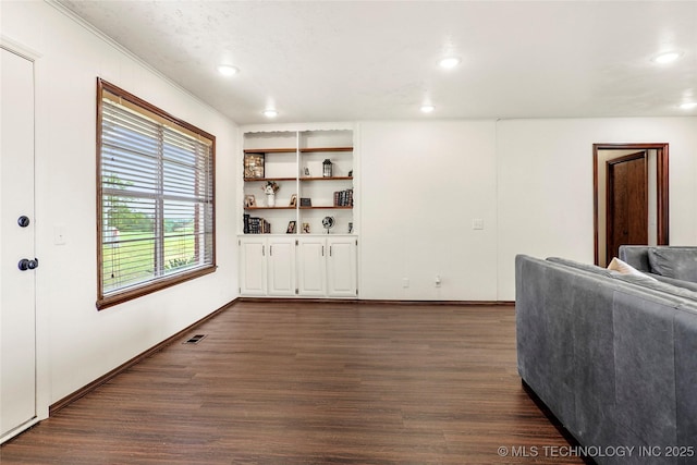 911 S Boyd Pl, Sapulpa, OK 74066 - interior space with dark wood-type flooring, recessed lighting, crown molding, and baseboards