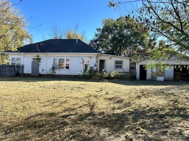 121 C St NE, Miami, OK 74354 - photo 5