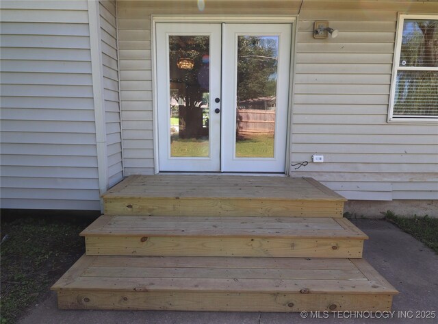 1100 Guinn Ln, Bartlesville, OK 74006 - entrance to property featuring french doors