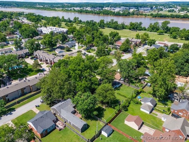 953 E 37th St, Tulsa, OK 74105 - aerial view of property and surrounding area featuring a nearby body of water and nearby suburban area