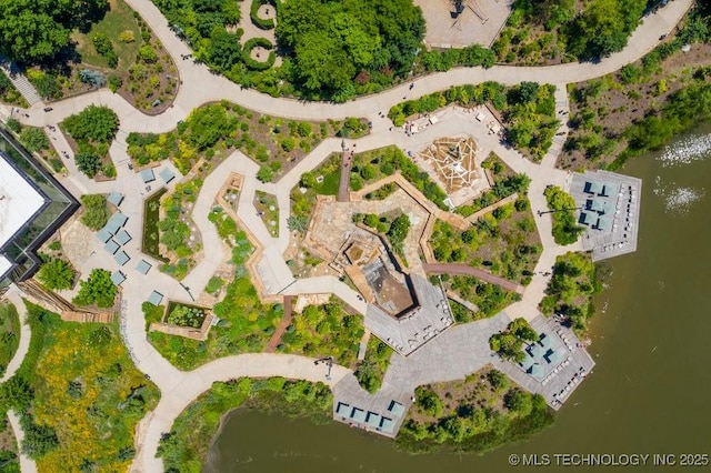 953 E 37th St, Tulsa, OK 74105 - drone / aerial view of a nearby body of water