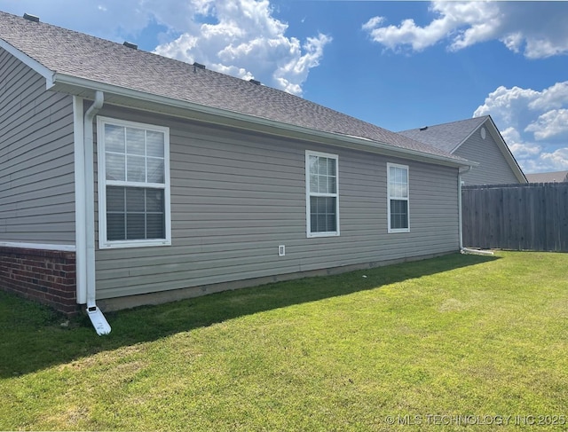141 W Fairlane Pl, Sapulpa, OK 74066 - view of side of home with roof with shingles