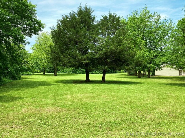 3814 E Dripping Springs Rd, Cushing, OK 74023 - view of grassy yard