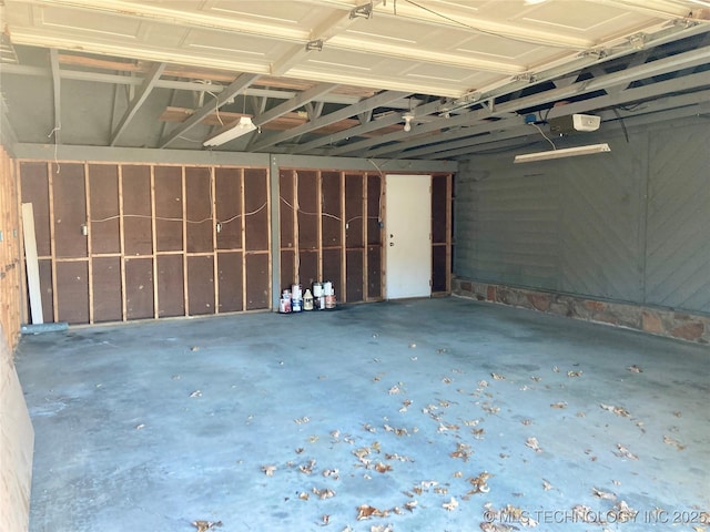 3814 E Dripping Springs Rd, Cushing, OK 74023 - view of garage