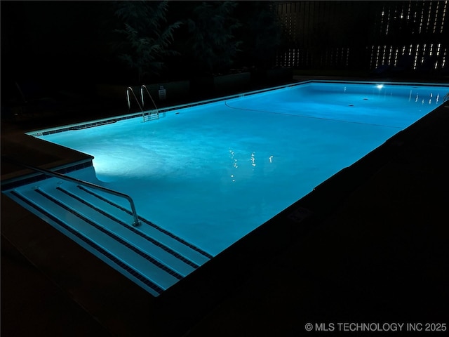 2300 Riverside Dr Unit 7A, Tulsa, OK 74114 - view of community pool