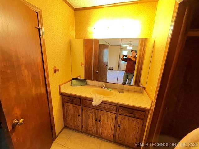 116800 S 4300th Rd, Porum, OK 74455 - ensuite bathroom with vanity and tile patterned flooring