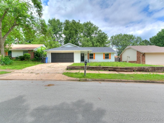 316 E Austin St, Broken Arrow, OK 74011 - ranch-style home featuring a garage, driveway, and a front lawn