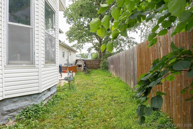 210 S Water St, Sapulpa, OK 74066 - view of yard