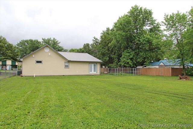 410 Shawnee St, So Coffeyville, OK 74072 - view of yard