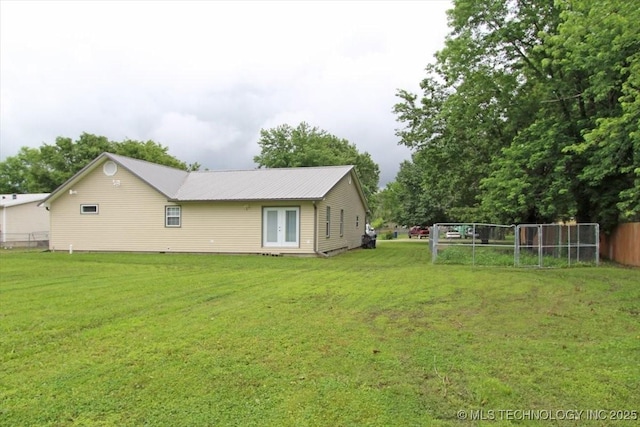410 Shawnee St, So Coffeyville, OK 74072 - view of yard featuring french doors