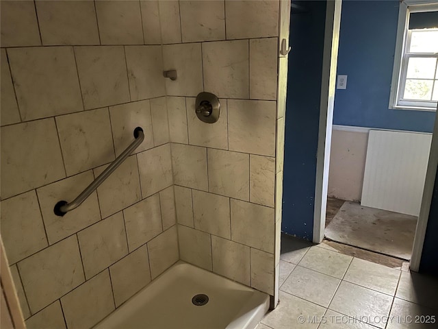 98 Whispering Pines Ln, Stigler, OK 74462 - full bathroom featuring tiled shower