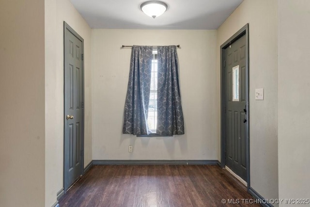 9012 S 49th W Ave, Tulsa, OK 74131 - foyer entrance featuring wood finished floors and baseboards