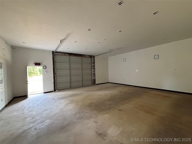 9412 S 55th St, Muskogee, OK 74403 - view of garage