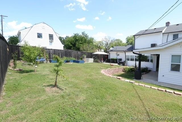 722 E 18th St, Ada, OK 74820 - view of yard