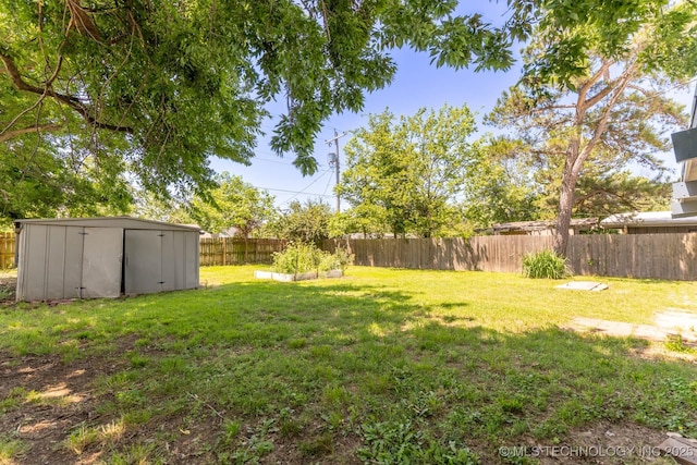 5726 E 26th St, Tulsa, OK 74114 - view of yard