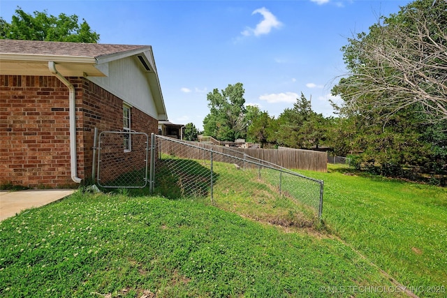 15 W Ridge Way, Bristow, OK 74010 - view of yard with a gate
