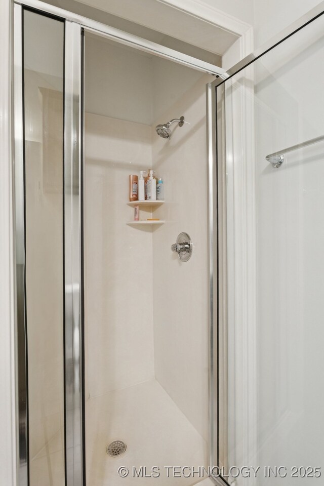 316 E 44th St, Sand Springs, OK 74063 - full bathroom featuring a stall shower