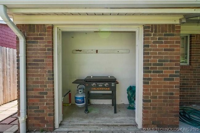 1138 N Gum Ave, Broken Arrow, OK 74012 - property entrance with brick siding