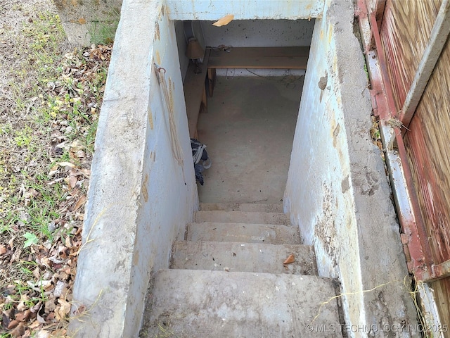 1950 Cedar Bluff Rd, Fort Gibson, OK 74434 - view of stairs